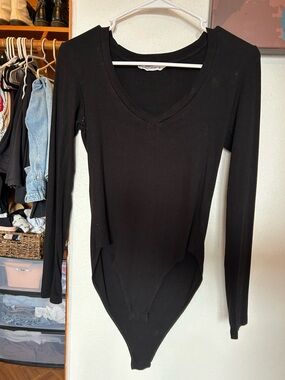 Mangopop Black V-Neck Long-Sleeve Bodysuit
